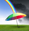 Regenschirm mit Regenbogen