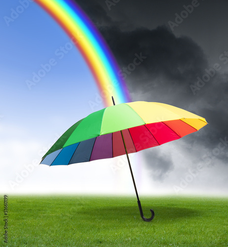 Illustration: Regenschirm mit Regenbogen Regenschirm mit Regenbogen