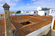 Foto: canary islands, la palma : tirajafe,tiled roof and chimney canary islands, la palma : tirajafe,tiled roof and chimney