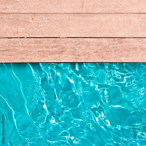 Photo: Piscine et terrasse bois, carré Piscine et terrasse bois, carré
