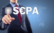 Mann tippt auf Display SEPA