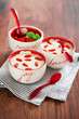 Oatmeal porridge with vanilla, goji berries and flax seed