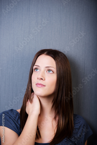 Photo: portrait einer jungen frau portrait einer jungen frau