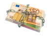 Photo: Euro-Geldscheine mit Kette und Vorhängeschloss Euro-Geldscheine mit Kette und Vorhängeschloss