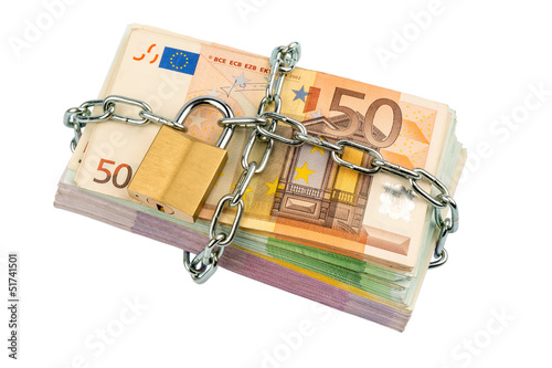 Photo: Euro-Geldscheine mit Kette und Vorhängeschloss Euro-Geldscheine mit Kette und Vorhängeschloss