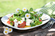 Foto : Salat mit Gänseblümchen Salat mit Gänseblümchen