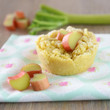 Streuselmuffins mit frischem Rhabarber