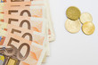 billetes de euros y monedas