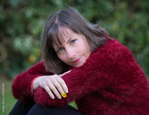 Photo: assise dans l'herbe assise dans l'herbe
