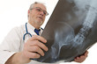 Photo: Radiologie - Observation d'une radio Radiologie - Observation d'une radio
