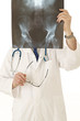 Photo: Médecin - Observation d'une radio Médecin - Observation d'une radio