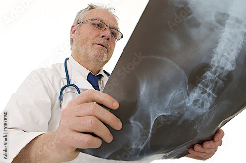 Photo: Radiologie - Observation d'une radio Radiologie - Observation d'une radio