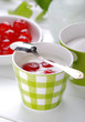 Photo: yogurt magro con ciliegie fatto in casa yogurt magro con ciliegie fatto in casa