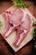 braciole di maiale con ingredienti