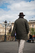 papy sur le pont des arts à Paris