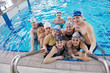 Foto: happy children group at swimming pool happy children group at swimming pool