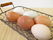 Eier mit natürlicher Färbung