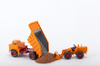 Foto: Ein LKW hat eine Fuhre Sand abgeliefert Ein LKW hat eine Fuhre Sand abgeliefert