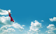 chica sentada en una nube.Concepto de felicidad y libertad