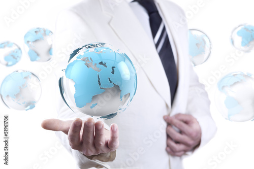 Illustration: Hombre de negocios y mapa del mundo. Negocios y trabajo en red Hombre de negocios y mapa del mundo. Negocios y trabajo en red