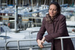 pensive sur le port