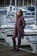 femme sur le port