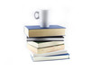 Bücherstapel und Tasse