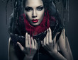 Foto: attractive passionate woman in black paint attractive passionate woman in black paint