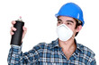 Foto: craftsman painter holding a spray craftsman painter holding a spray