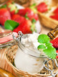 Foto: Erdbeeren und Joghurt-Quark Erdbeeren und Joghurt-Quark