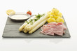 Foto: weißer Spargel mit Kartoffel, Schinken und Sauce Holandaise weißer Spargel mit Kartoffel, Schinken und Sauce Holandaise
