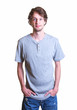 Sympathischer Student mit grauem Shirt