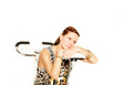 sportliche Frau im Leopardentop