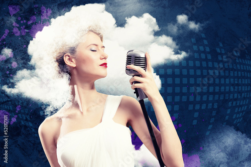 Photo: Image of female singer Image of female singer