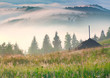 Foto: Misty morning in the mountains village Misty morning in the mountains village
