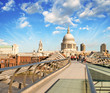 Foto: St Paul Cathedral view from the Millennium Bridge, London St Paul Cathedral view from the Millennium Bridge, London
