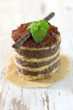 Geschichtetes Kakao-Vanille-Dessert