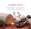 Foto: Spa massage border with rolled towel and compress balls Spa massage border with rolled towel and compress balls
