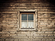 Hütte und Fenster mit Vorhang 11