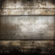 piastra metallica su fondo legno