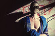 Foto: Man with brilliant golden makeup Man with brilliant golden makeup