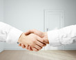 Foto: handshake in room handshake in room
