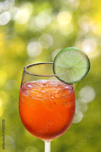 Photo: aperol spritz vor sommer bokeh aperol spritz vor sommer bokeh