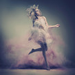 Foto: Dynamic photo of a stunning blonde beauty Dynamic photo of a stunning blonde beauty