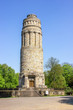 Bismarckturm mit der Feuerschale rechts neben dem Turm