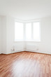 Foto: empty room with window empty room with window