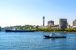 Foto: Tugboat coming into the Yokohama harbor in Kanagawa, Japan. Tugboat coming into the Yokohama harbor in Kanagawa, Japan.