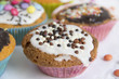 Muffins auf Tortenspitze detail