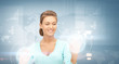 Foto: businesswoman working with virtual screens businesswoman working with virtual screens