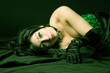 JEUNE FEMME SEXY ALLONGEE BURLESQUE